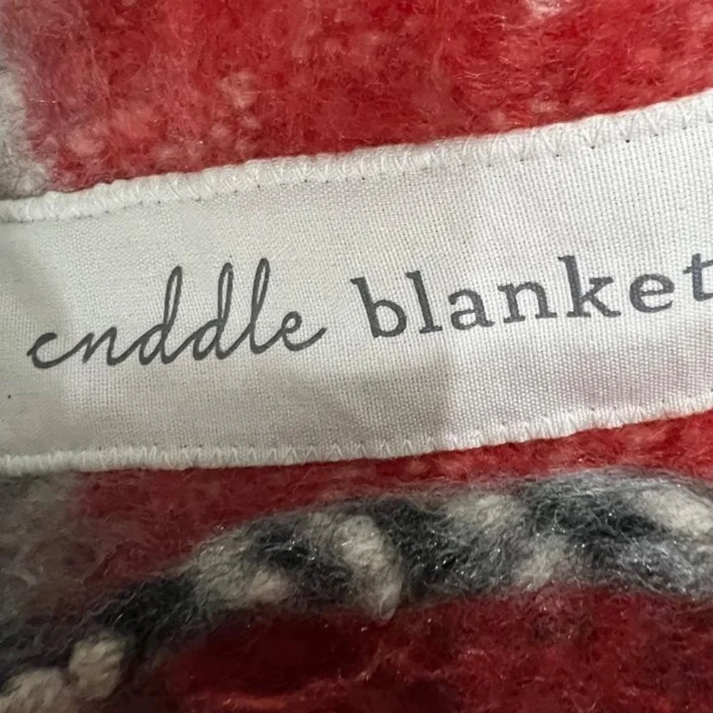 Demdaco Cuddle Blanket Red Cream Plaid‎ Fringed Throw 42x78